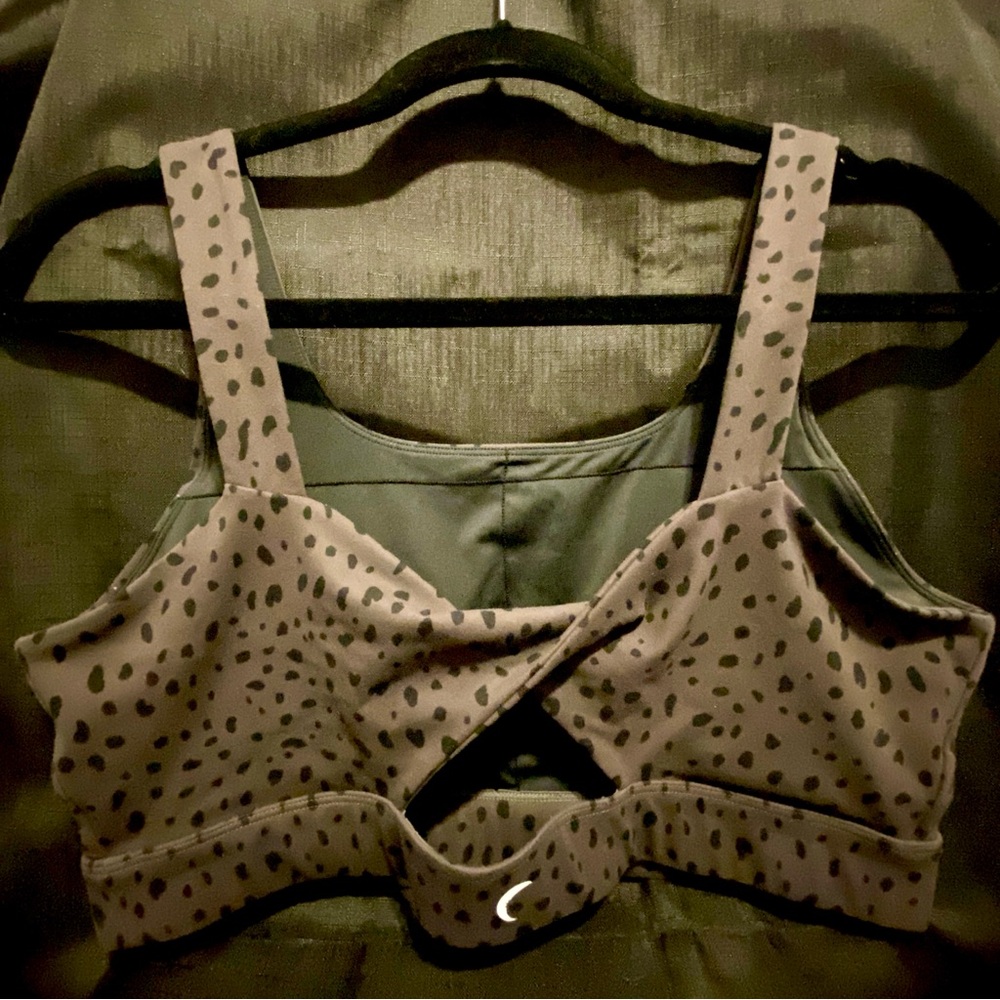 Size L Zyia Gray Jaguar Twist Bra - Picture 3 of 5